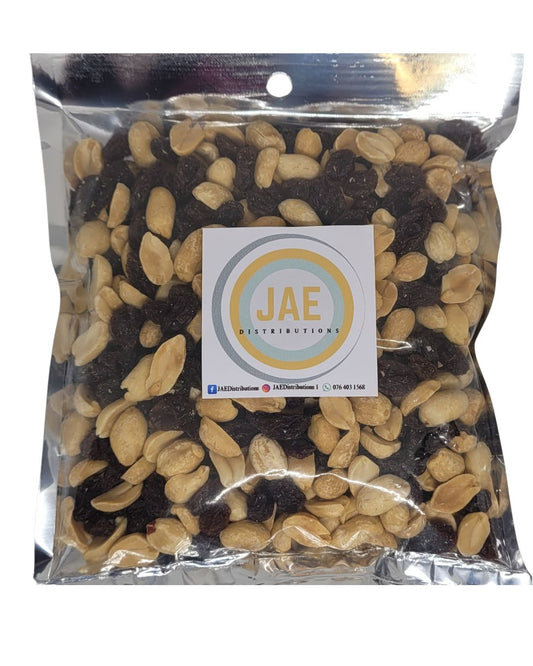 Peanuts & Raisins